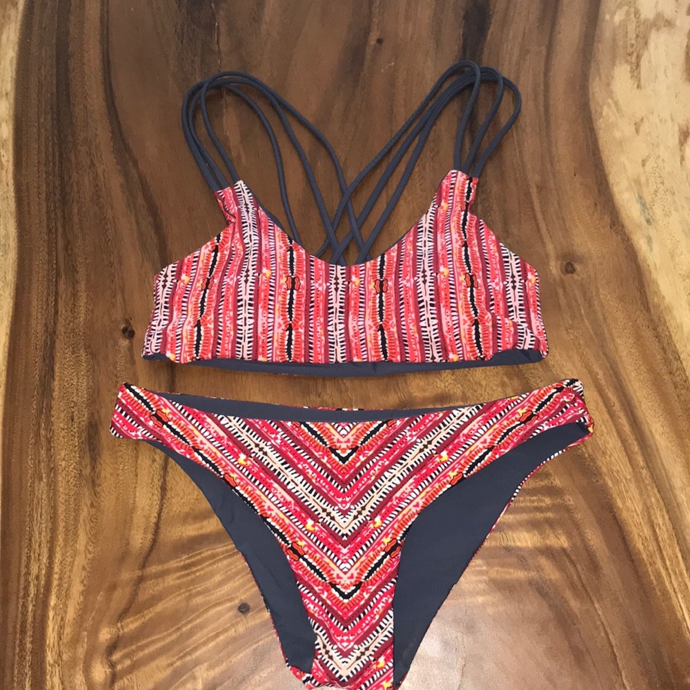 **WORN ONCE** Reversible Strappy Cupshe Bikini
